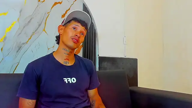 Asthondream  online show from November 30, 2025, 2:32 pm