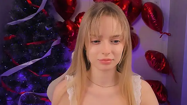 JuliaBrewwer online show from April 17, 2026, 6:55 pm