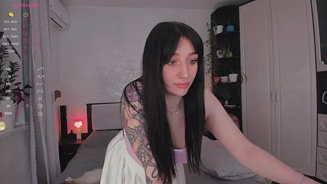 Snapshot of AriellaAllure chatting on November 13, 2025, 3:55 pm AriellaAllure online show from November 13, 2025, 3:55 pm