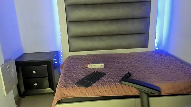 Andrea brunnette online show from September 26, 2025, 1:26 pm