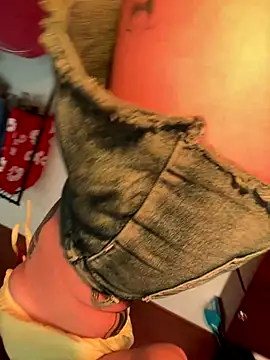 ScarlettRusso1 online show from October 22, 2025, 12:16 pm