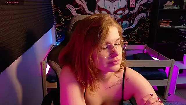 Snapshot of SophieMurrr chatting on May 8, 2026, 8:36 pm SophieMurrr online show from May 8, 2026, 8:36 pm