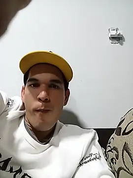 Alejandro260785 online show from June 26, 2026, 8:57 pm