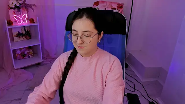 VirtuallVoyant online show from November 9, 2025, 3:49 am