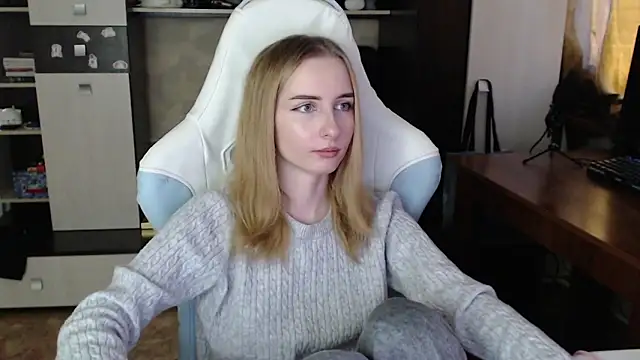 Cutti Crystal online show from October 11, 2025, 8:46 am