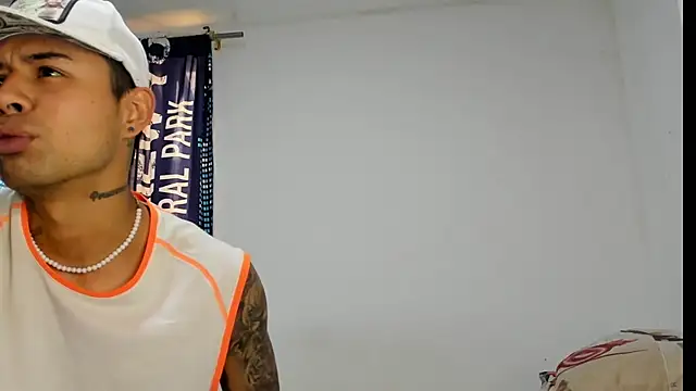  Logan Colton  online show from December 21, 2025, 8:49 pm