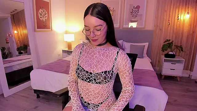 AuroraEvanss online show from February 9, 2026, 9:41 pm