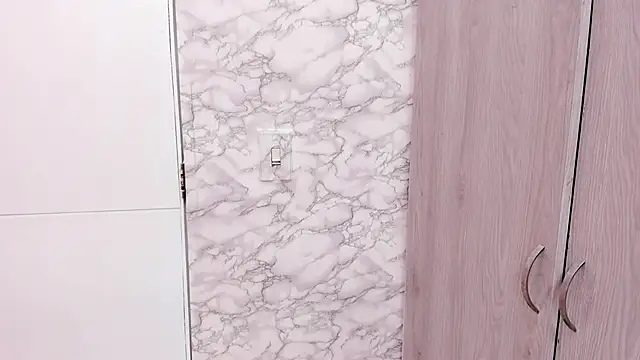 SASHA BROWNIE   online show from October 6, 2025, 7:55 pm