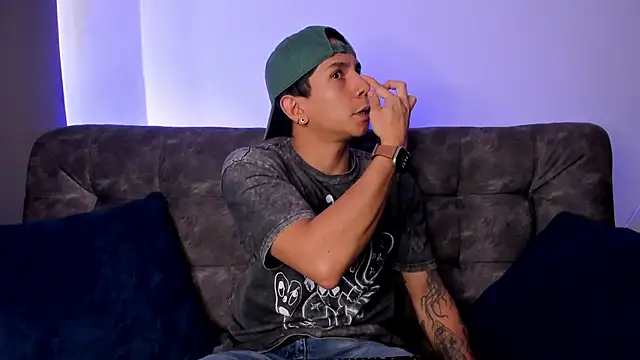 j deex online show from November 28, 2025, 5:48 pm