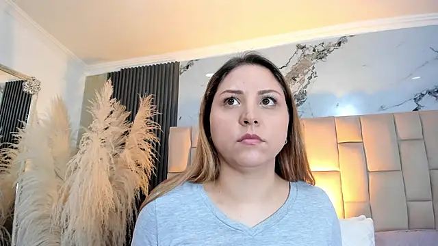 cloesummerr  online show from April 20, 2026, 2:09 pm