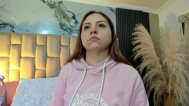 cloesummerr  online show from May 29, 2026, 12:58 pm