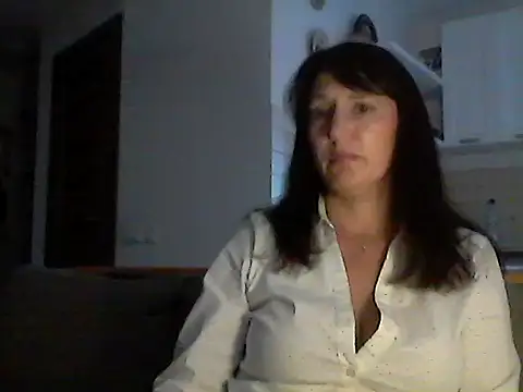 Snapshot of Elena48324 chatting on October 5, 2025, 1:53 pm Elena48324 online show from October 5, 2025, 1:53 pm