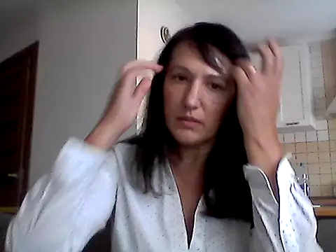 Snapshot of Elena48324 chatting on November 2, 2025, 12:18 pm Elena48324 online show from November 2, 2025, 12:18 pm