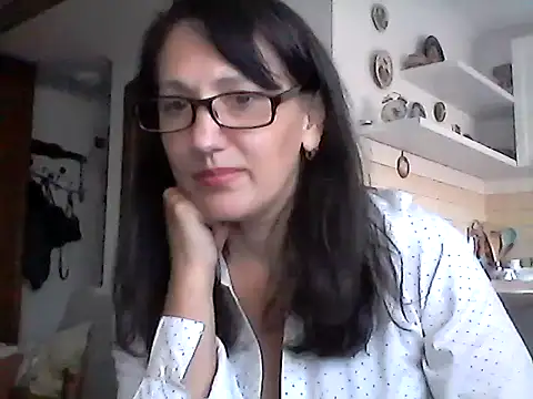 Snapshot of Elena48324 chatting on November 7, 2025, 1:33 pm Elena48324 online show from November 7, 2025, 1:33 pm