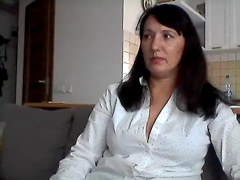 Snapshot of Elena48324 chatting on November 15, 2025, 11:18 am Elena48324 online show from November 15, 2025, 11:18 am