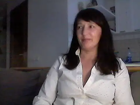Snapshot of Elena48324 chatting on November 16, 2025, 12:33 pm Elena48324 online show from November 16, 2025, 12:33 pm