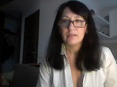 Snapshot of Elena48324 chatting on December 20, 2025, 10:33 am Elena48324 online show from December 20, 2025, 10:33 am
