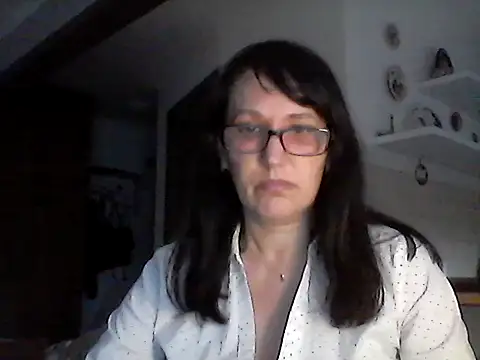 Elena48324 online show from April 24, 2026, 5:26 pm