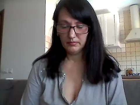 Snapshot of Elena48324 chatting on May 2, 2026, 10:31 am Elena48324 online show from May 2, 2026, 10:31 am