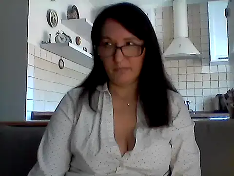 Snapshot of Elena48324 chatting on May 24, 2026, 10:53 am Elena48324 online show from May 24, 2026, 10:53 am