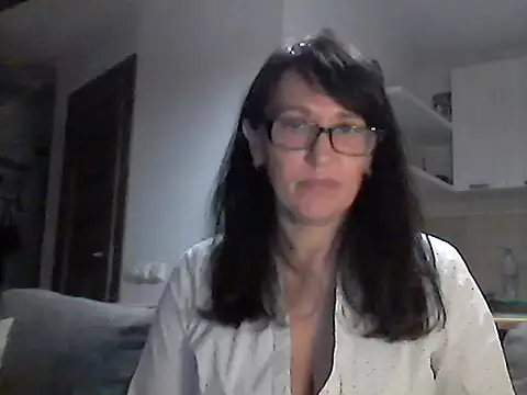 Snapshot of Elena48324 chatting on May 27, 2026, 5:21 pm Elena48324 online show from May 27, 2026, 5:21 pm