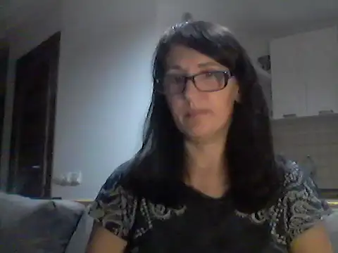 Snapshot of Elena48324 chatting on June 25, 2026, 5:28 pm Elena48324 online show from June 25, 2026, 5:28 pm