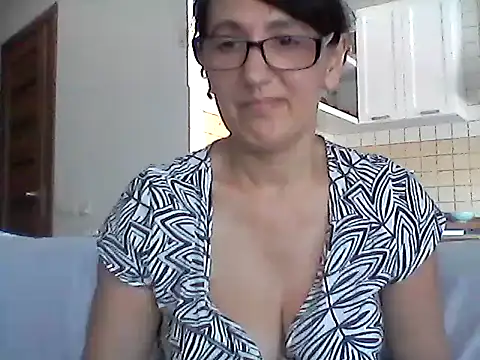 Snapshot of Elena48324 chatting on June 30, 2026, 8:15 am Elena48324 online show from June 30, 2026, 8:15 am