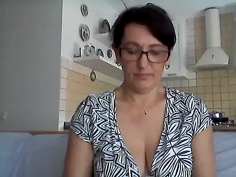 Snapshot of Elena48324 chatting on July 14, 2026, 12:00 pm Elena48324 online show from July 14, 2026, 12:00 pm