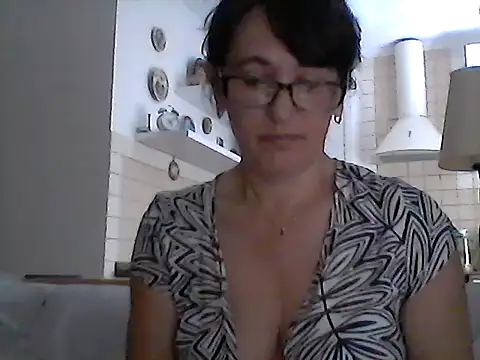 Snapshot of Elena48324 chatting on July 18, 2026, 2:10 pm Elena48324 online show from July 18, 2026, 2:10 pm