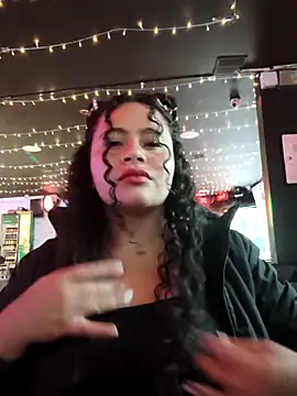 Yaya watson online show from December 5, 2025, 8:05 pm