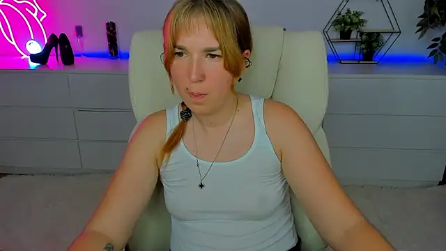 Snapshot of Sofii_darling chatting on October 7, 2025, 5:54 pm Sofii darling online show from October 7, 2025, 5:54 pm