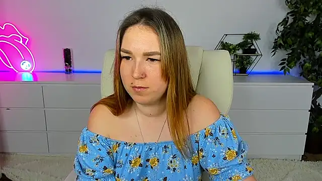 Snapshot of Sofii_darling chatting on February 6, 2026, 6:00 pm Sofii darling online show from February 6, 2026, 6:00 pm