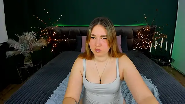 Snapshot of Sofii_darling chatting on February 11, 2026, 5:40 pm Sofii darling online show from February 11, 2026, 5:40 pm