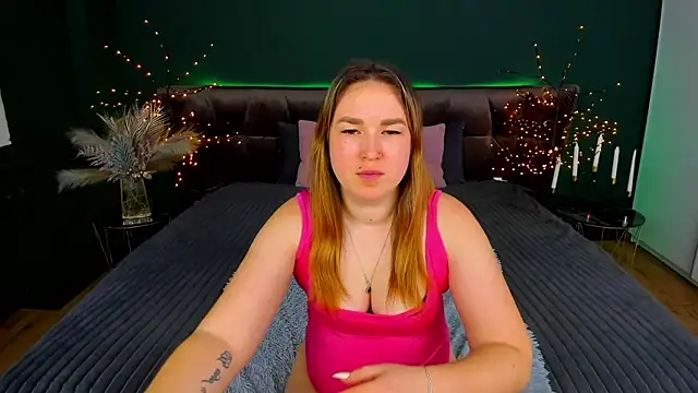 Snapshot of Sofii_darling chatting on February 12, 2026, 5:41 pm Sofii darling online show from February 12, 2026, 5:41 pm