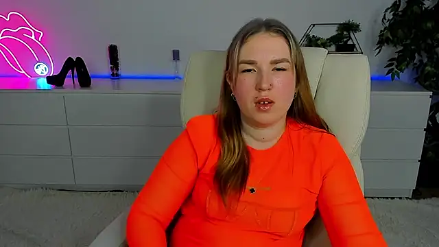 Snapshot of Sofii_darling chatting on February 23, 2026, 5:54 pm Sofii darling online show from February 23, 2026, 5:54 pm