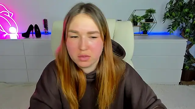 Snapshot of Sofii_darling chatting on February 25, 2026, 5:44 pm Sofii darling online show from February 25, 2026, 5:44 pm