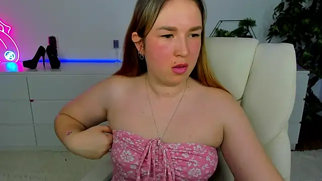 Snapshot of Sofii_darling chatting on March 4, 2026, 5:41 pm Sofii darling online show from March 4, 2026, 5:41 pm