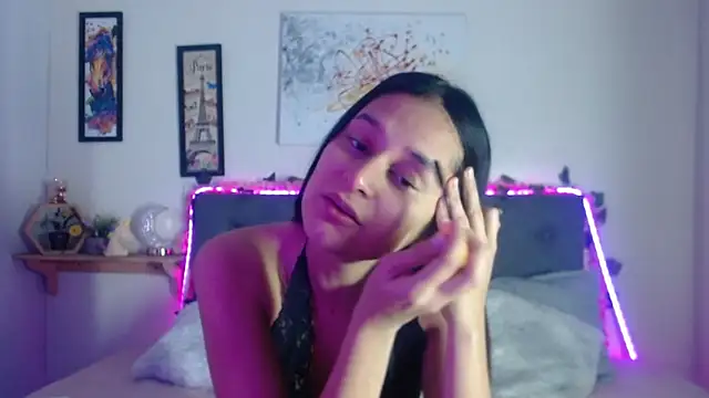 valentini villa online show from November 11, 2025, 8:20 pm