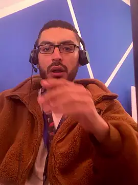 Snapshot of malek_xarx_ chatting on January 7, 2026, 3:25 pm malek xarx online show from January 7, 2026, 3:25 pm