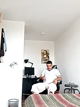 Snapshot of malek_xarx_ chatting on May 11, 2026, 2:45 pm malek xarx online show from May 11, 2026, 2:45 pm