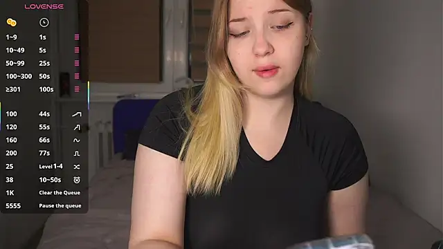 Snapshot of CuteSharloti chatting on October 16, 2025, 5:14 pm CuteSharloti online show from October 16, 2025, 5:14 pm