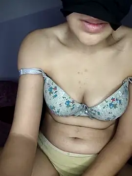Snapshot of Maya_6 chatting on October 27, 2025, 9:08 pm Maya 6 online show from October 27, 2025, 9:08 pm