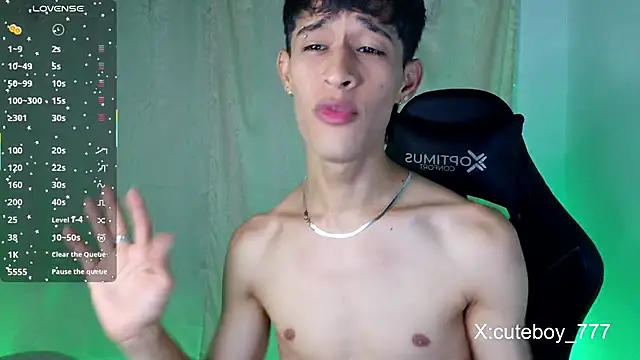 Snapshot of Danny_cute_05 chatting on May 4, 2026, 11:23 pm Danny cute 05 online show from May 4, 2026, 11:23 pm