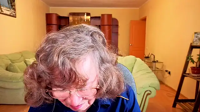 Betty Brick online show from December 2, 2025, 4:57 pm