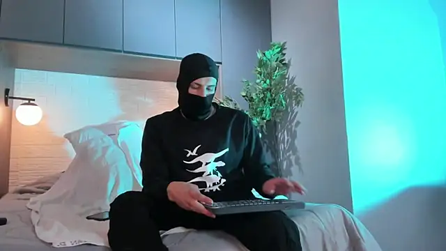 Dustin Sonne online show from September 12, 2025, 4:01 am