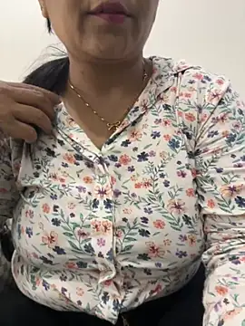 Snapshot of hot_bhabhi69 chatting on September 28, 2025, 5:46 am hot bhabhi69 online show from September 28, 2025, 5:46 am