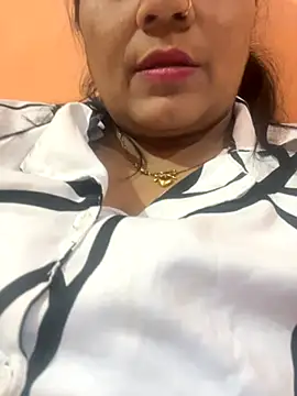 Snapshot of hot_bhabhi69 chatting on October 13, 2025, 6:35 am hot bhabhi69 online show from October 13, 2025, 6:35 am