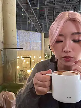 winter11 online show from March 13, 2026, 6:42 am