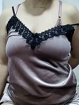 Snapshot of linakhalifa chatting on October 29, 2025, 12:24 am linakhalifa online show from October 29, 2025, 12:24 am