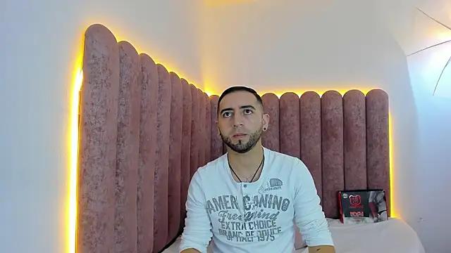 Lushian  online show from February 12, 2026, 3:07 pm